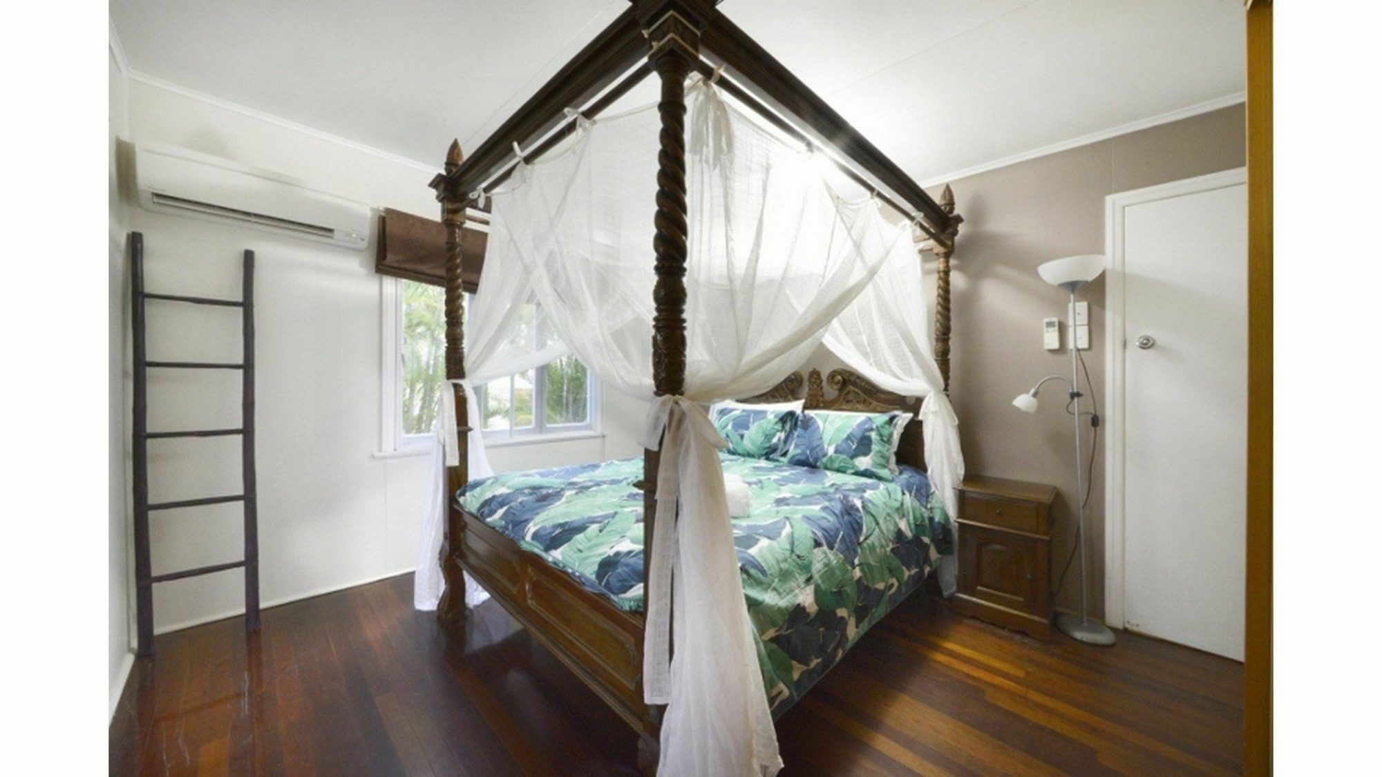 Airlie Guest house 3*